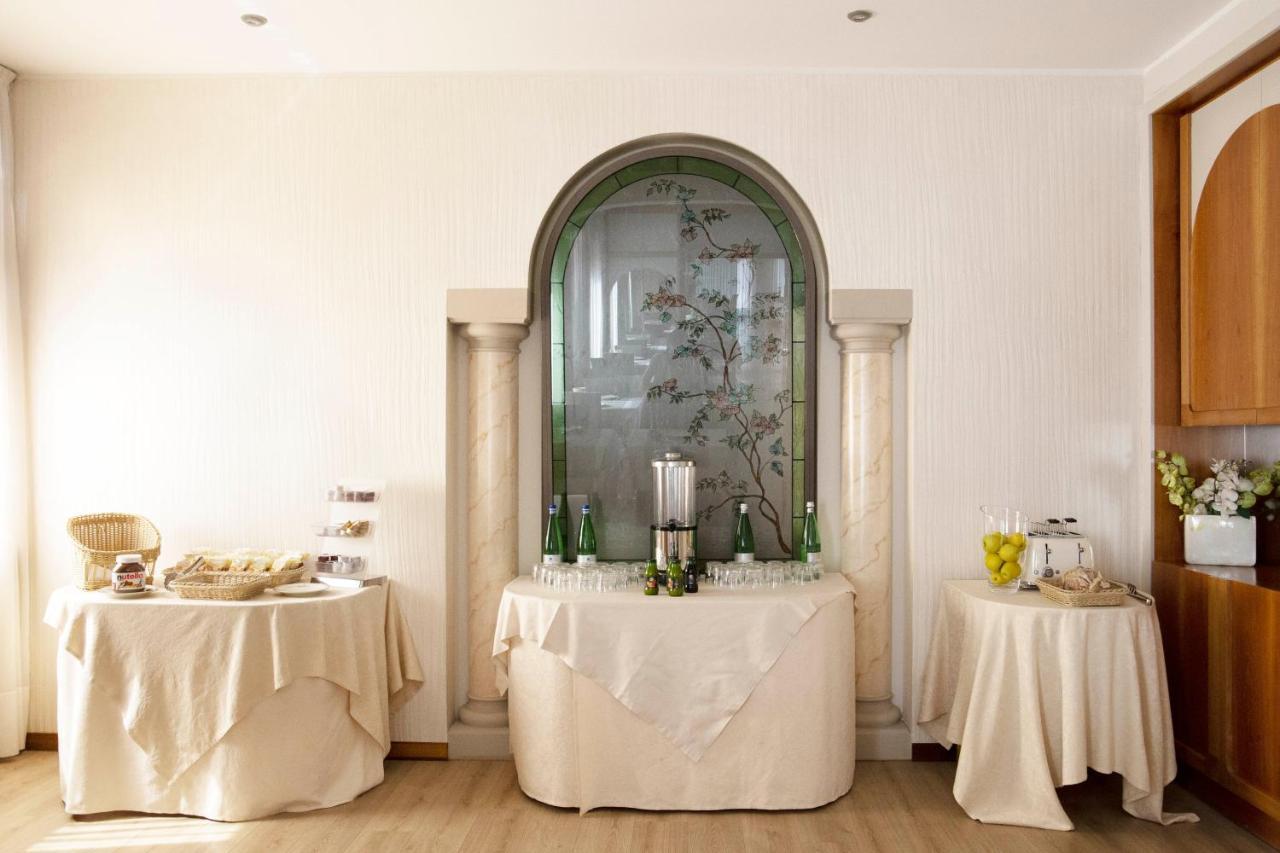 Albergo Milano Boario Terme エクステリア 写真