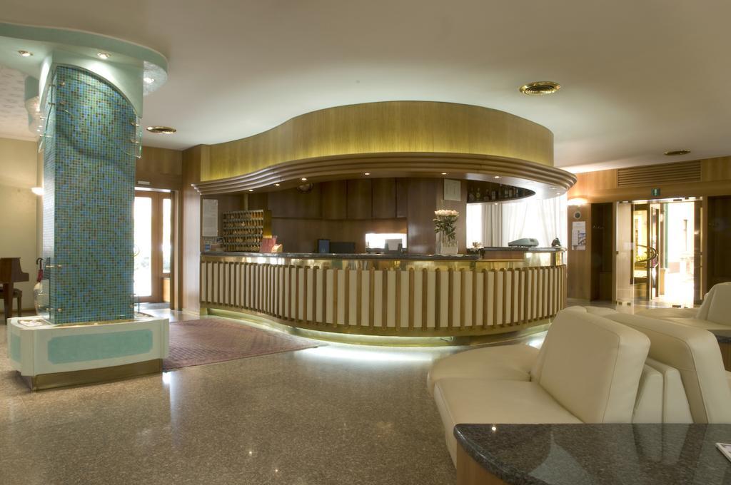 Albergo Milano Boario Terme エクステリア 写真